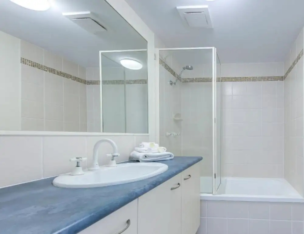 1 Bedroom Apartment with balcony and with garden view