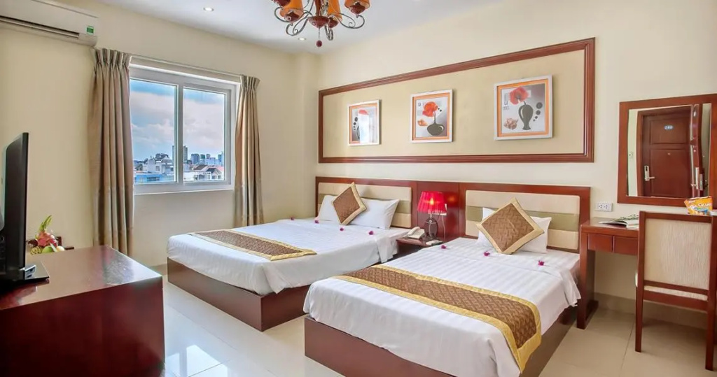 Deluxe Double room (full double bed)