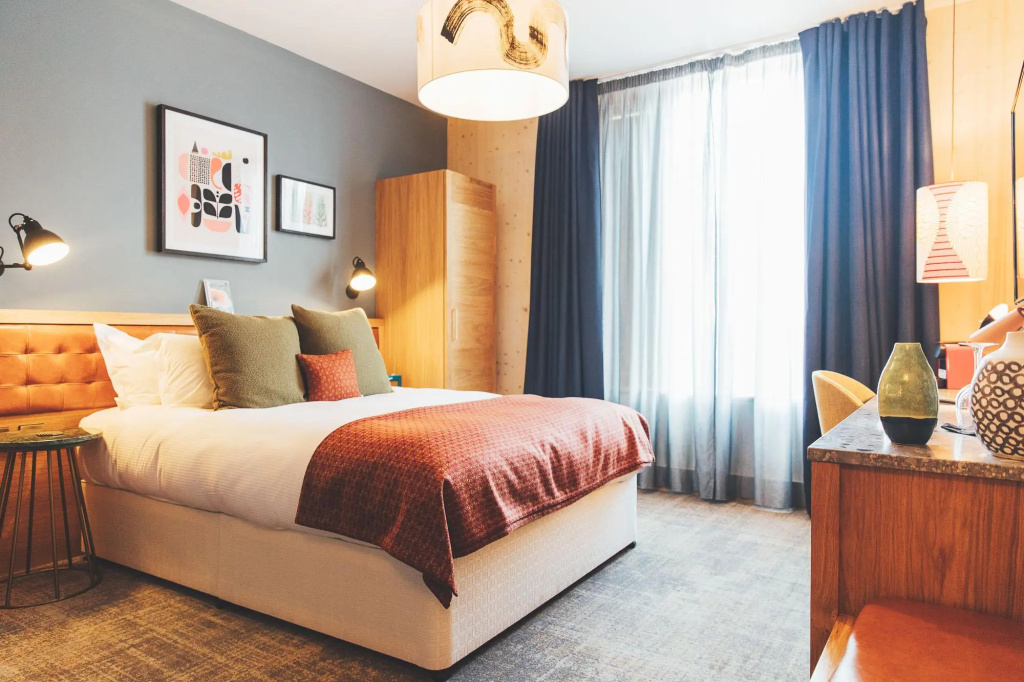 Standard Double room (full double bed)