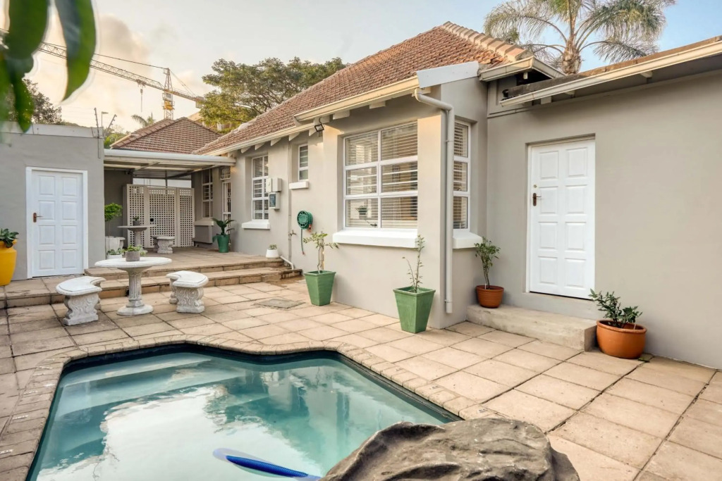 Hampton Collection - Charming 5 Sleeper Apartment with Pool - фото 13