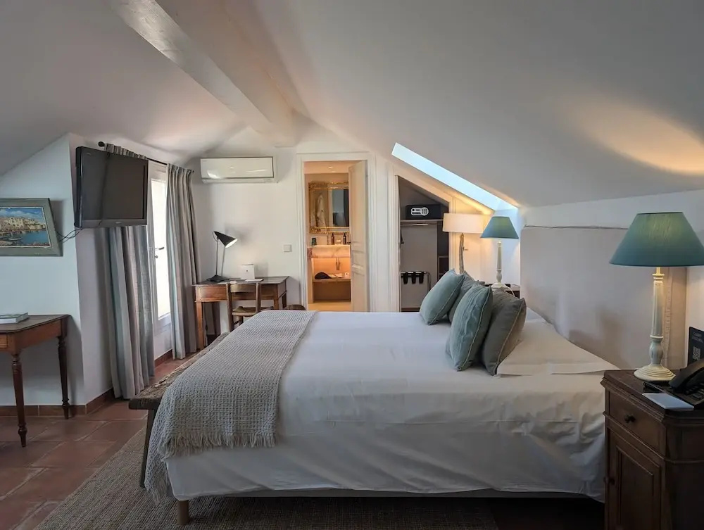 Deluxe Double room with sea view (full double bed)