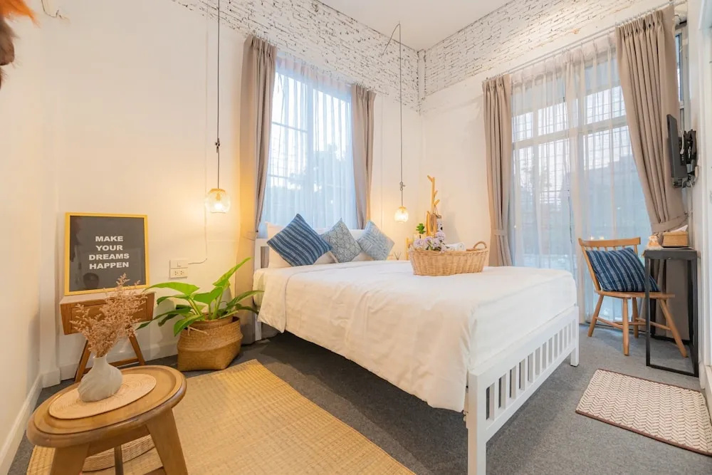 Standard Double room with balcony and with city view (full double bed)