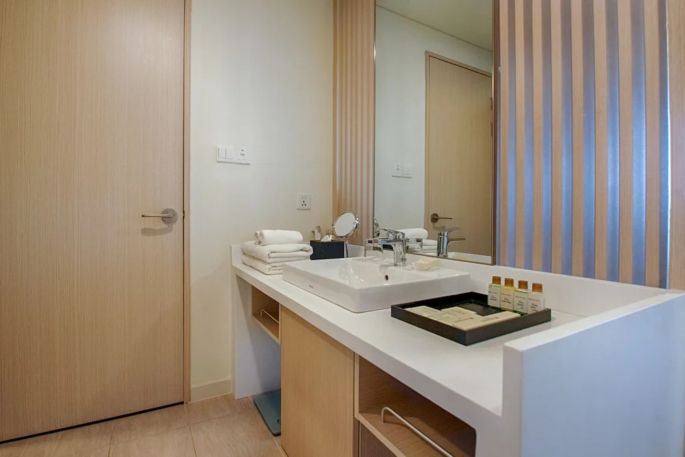 2 Bedrooms Luxury Apartment with city view