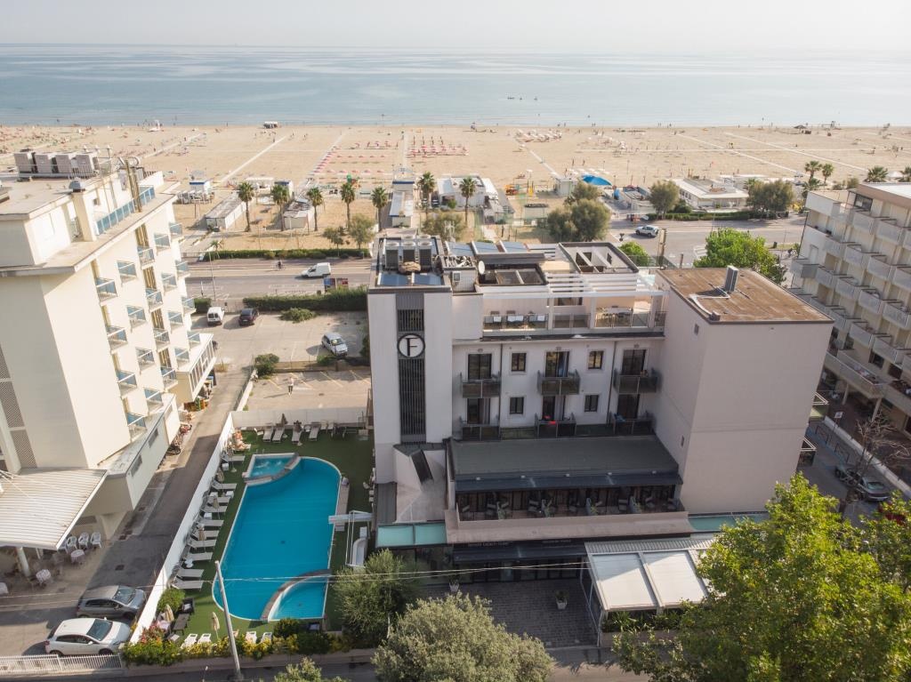 Ferretti Beach Hotel - 3
