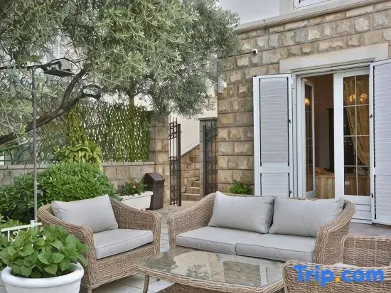 Royal Holiday Apartments Sveti Stefan