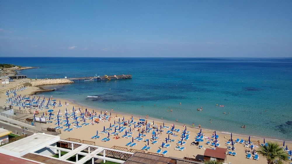 Beach & Waterfront