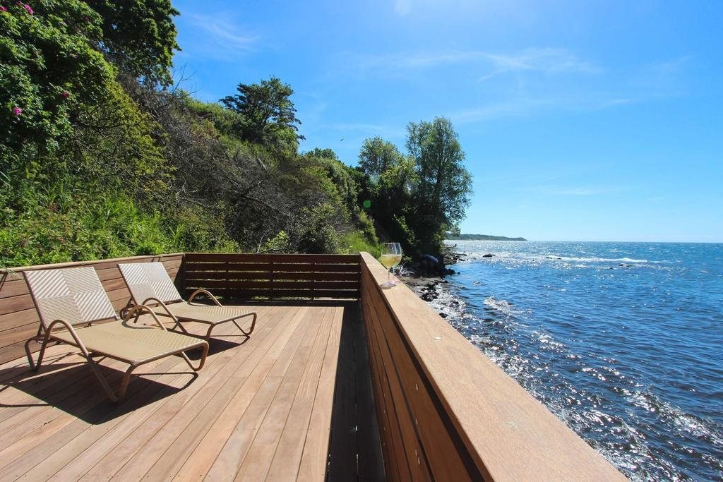 Beach & Waterfront