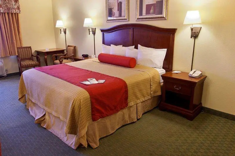 Best Western Wakulla Inn & Suites - Tap to explore photos