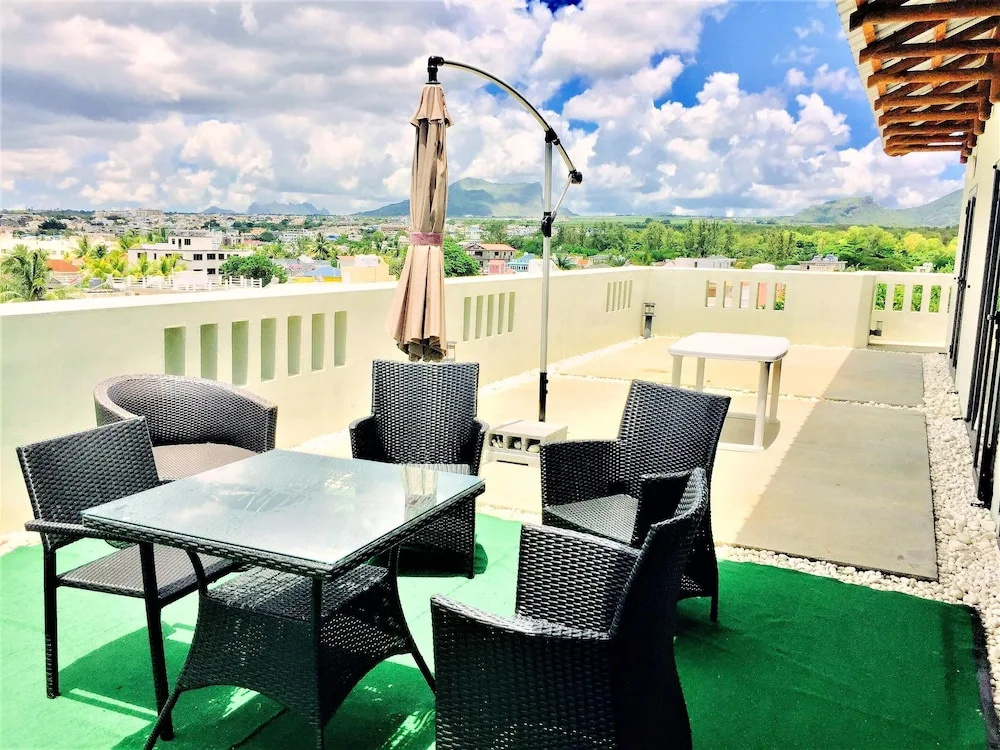 Apartment With 3 Bedrooms in Flic en Flac, With Shared Pool