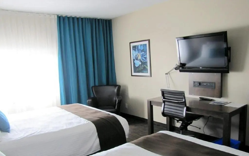 Standard Quadruple room with city view
