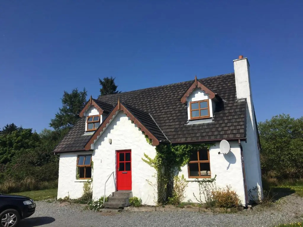 Heatherhill Farm Cottage in Letterfrack beside Connemara National Park