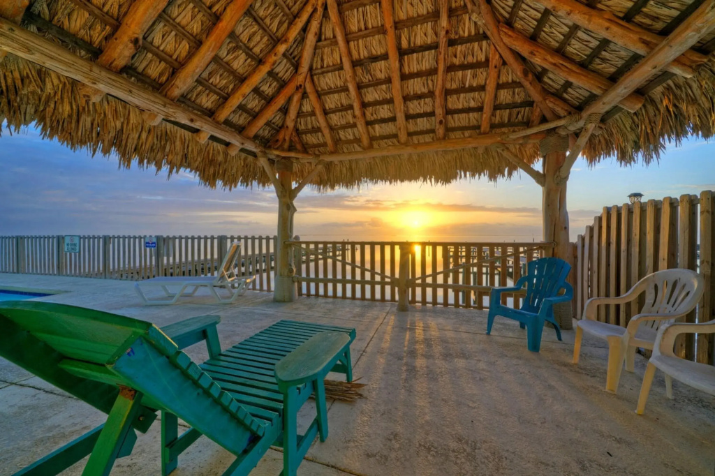 Panoramic Water Views, Shared Pool, Boat Dock Bayside Lodge by Avantstay