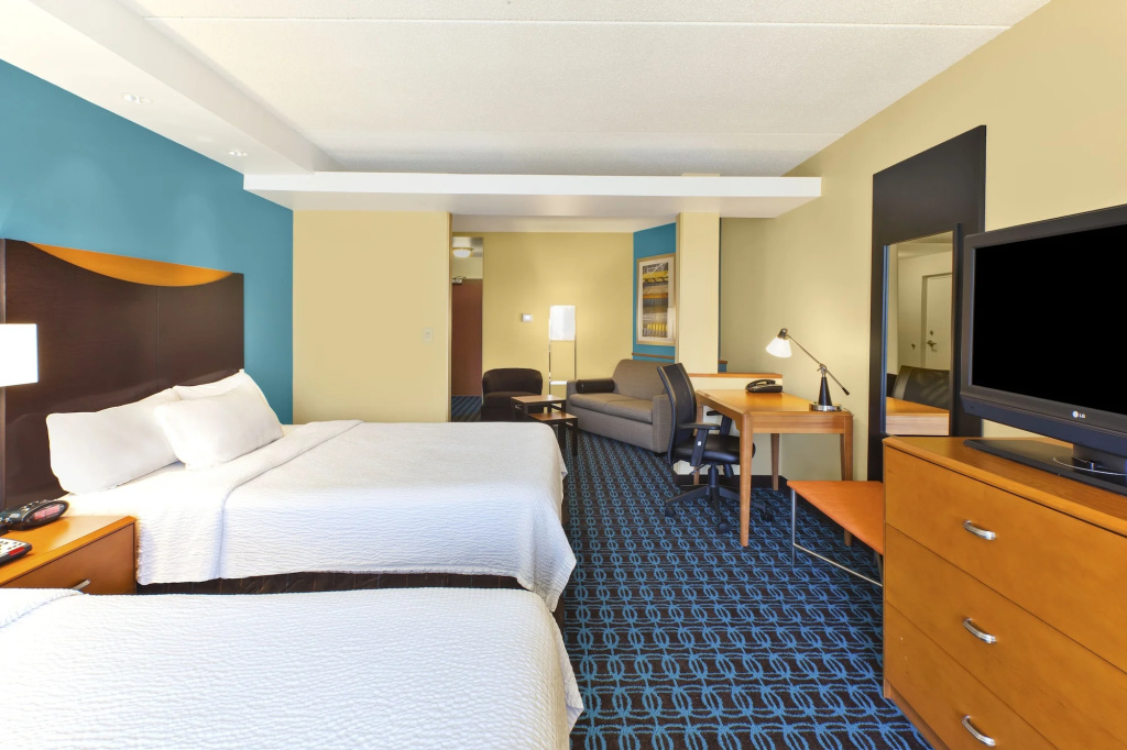Fairfield Inn & Suites Louisville East
