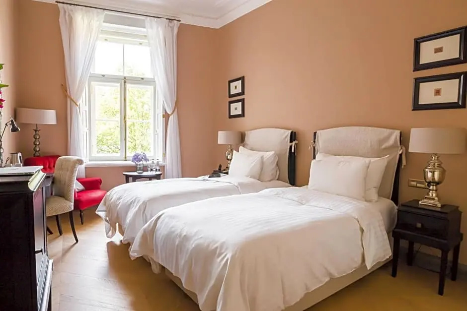 Superior room with courtyard view