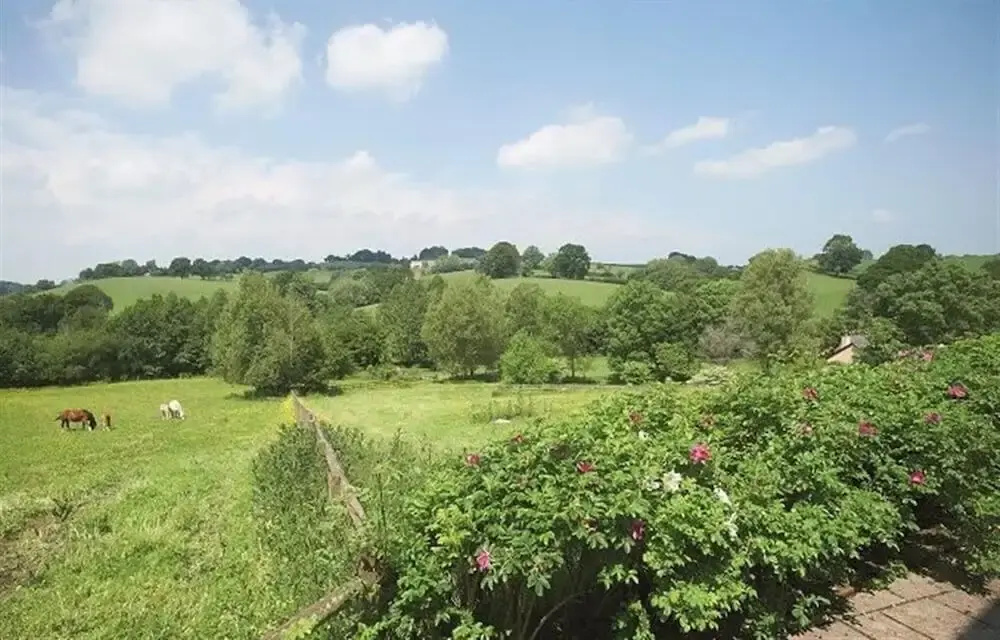 Host Stay Tregaer Mill Barn