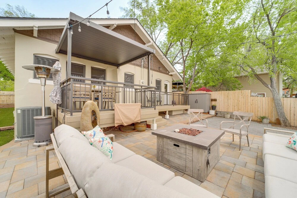 3 Blocks to Plaza! Historic Prescott Gem w/ Grill