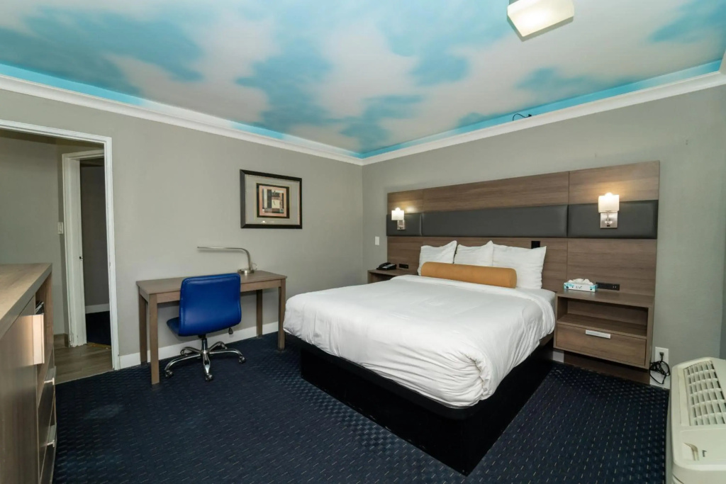 Hollywood Palms Inn and Suites — фото