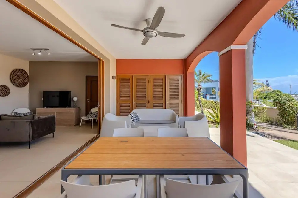 Spanish Water Apartments - Garden View