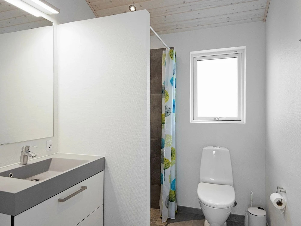 Swanky Holiday Home in Blåvand With Whirlpool - фото 7