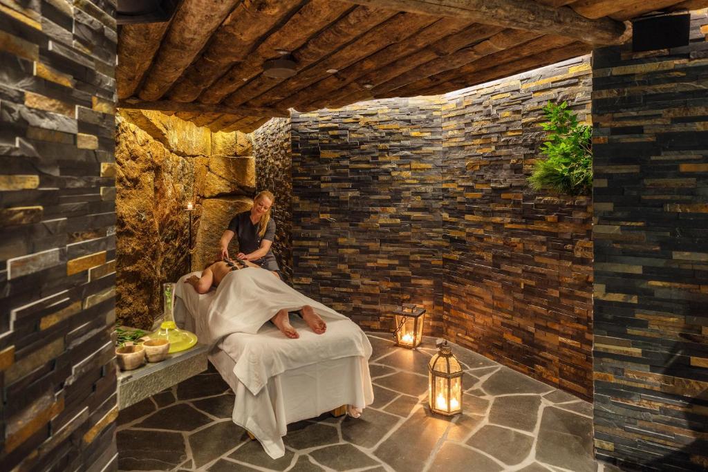 Hotel & Spa Resort Järvisydän picture