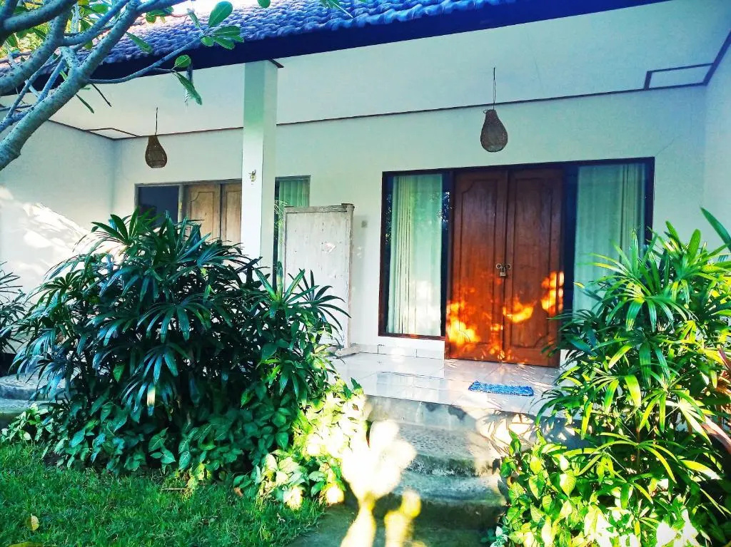Standard Double room with pool view (full double bed)