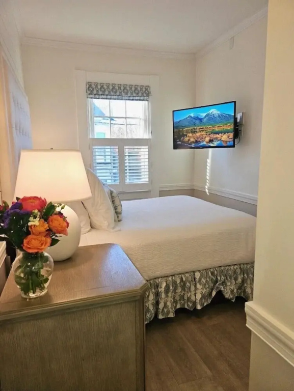Comfort Double room with city view (full double bed)