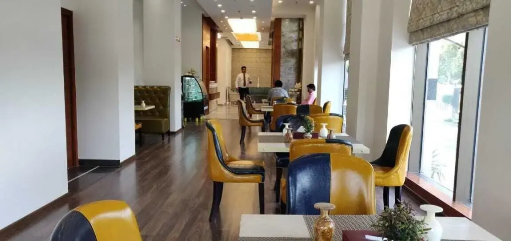 Food & Beverage