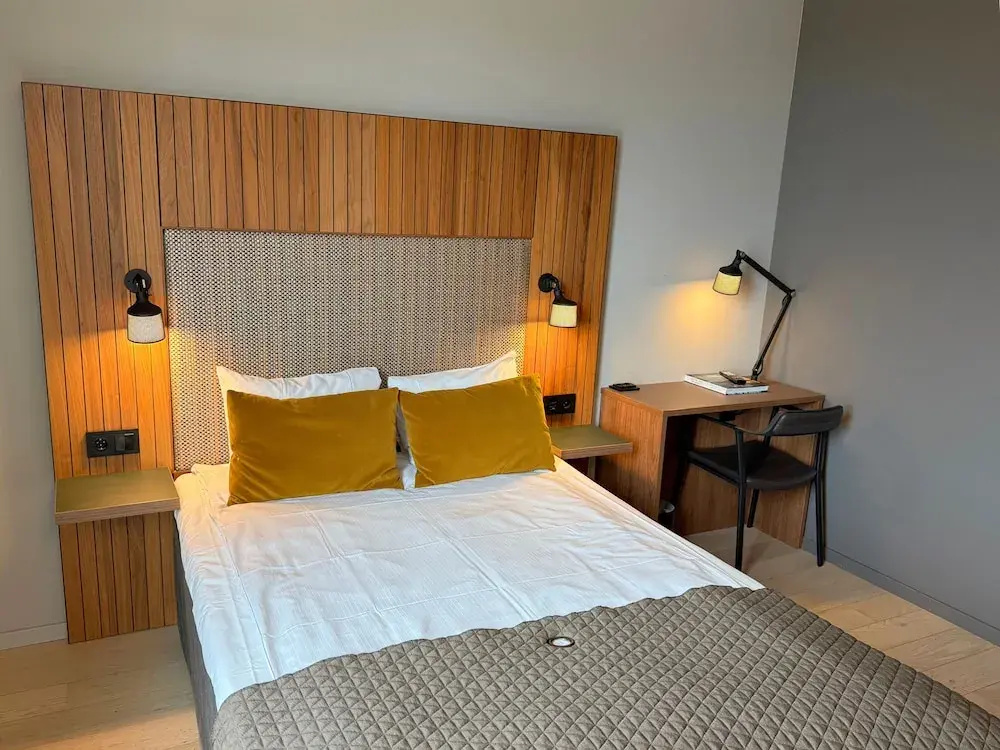 Economy room
