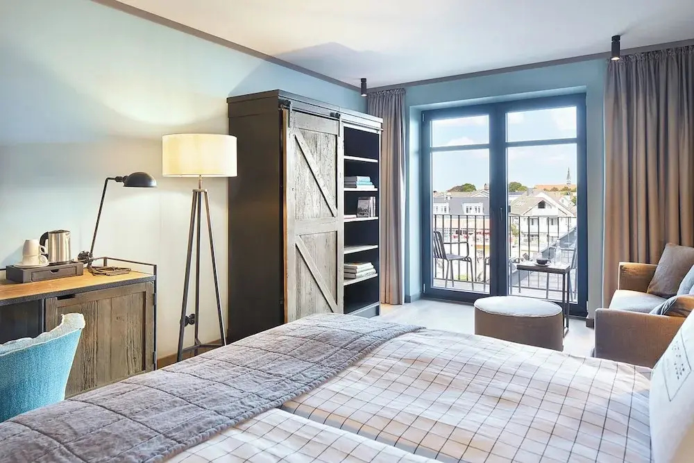Comfort Double room with balcony and with partial view (full double bed)