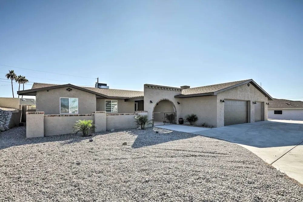 Private Pool & Patio: Modern Lake Havasu Home!