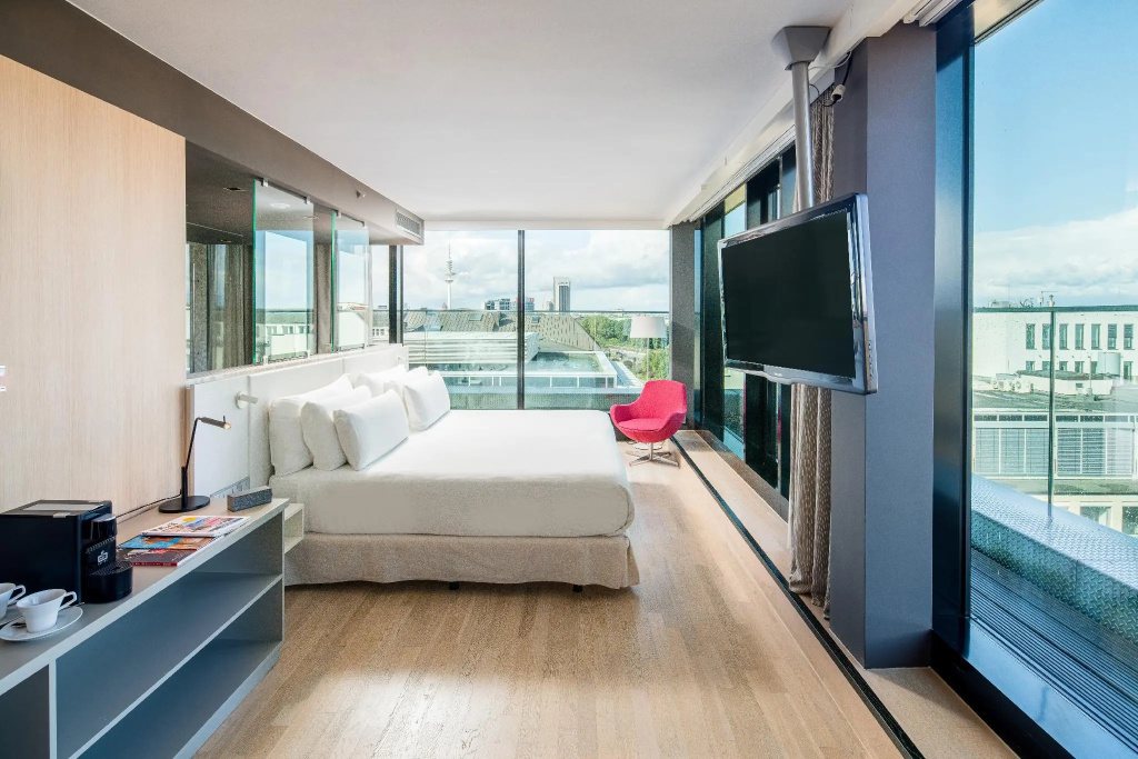 Double Junior Suite (full double bed)