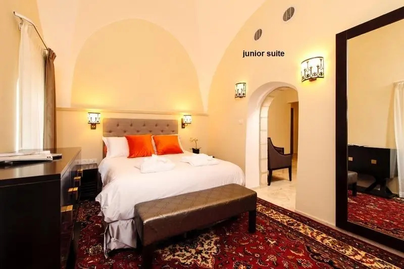 Double Junior Suite (full double bed)