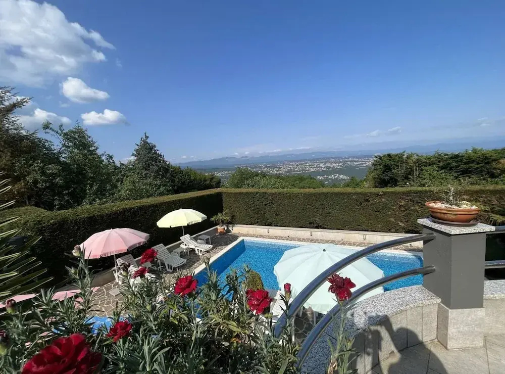 Tranquil Spacious Villa With Private Pool