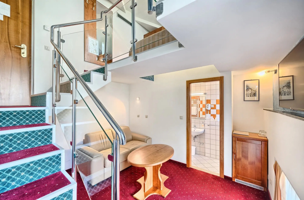 Hotel Villa Dvor picture