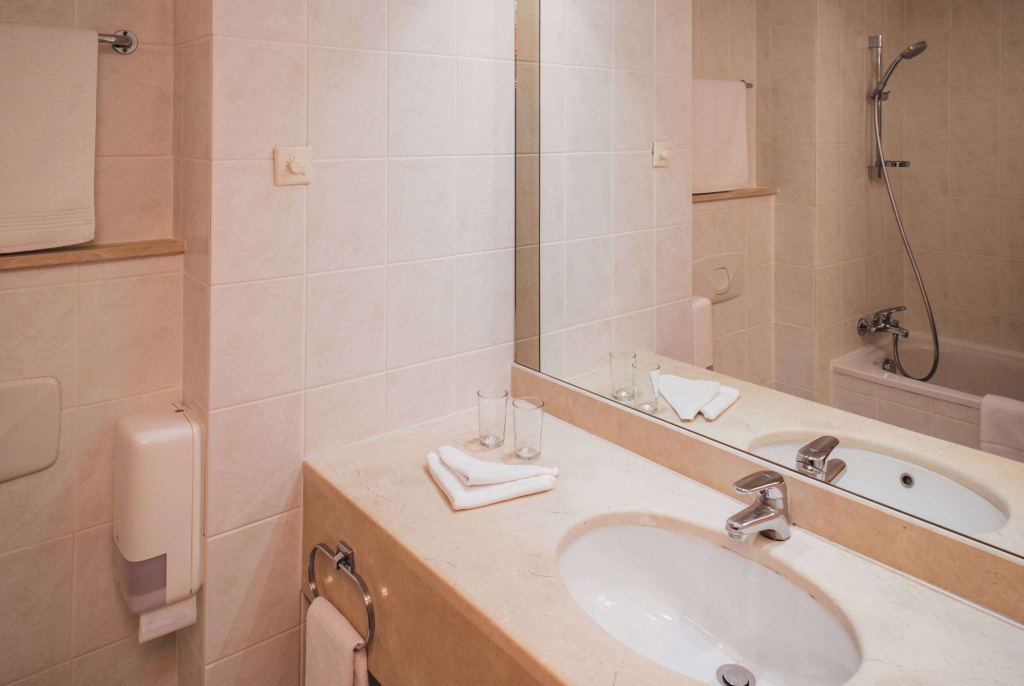 Vienna House Easy by Wyndham Bucharest Airport - Général
