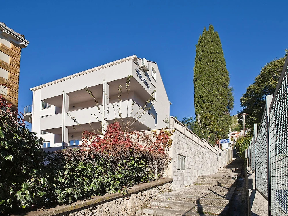 Attractive Apartment in Dubrovnik With Balcony and Parking