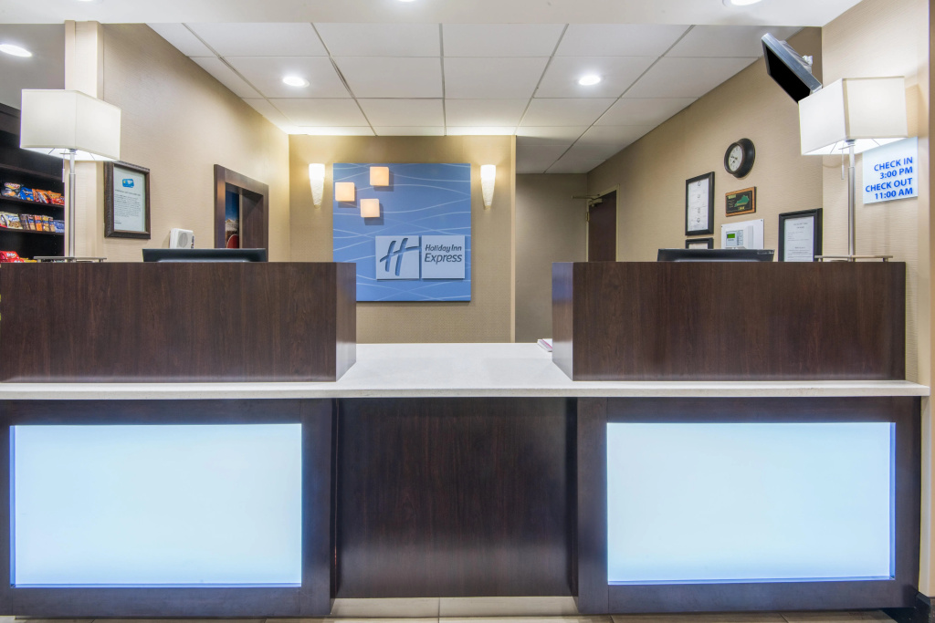 Lobby & Reception
