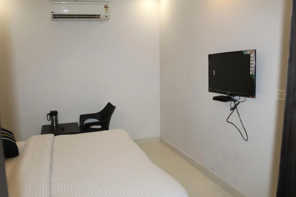 Premium Double room (full double bed)
