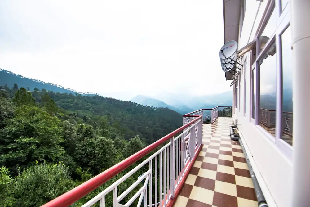 Oyo 47165 The Pine Stay