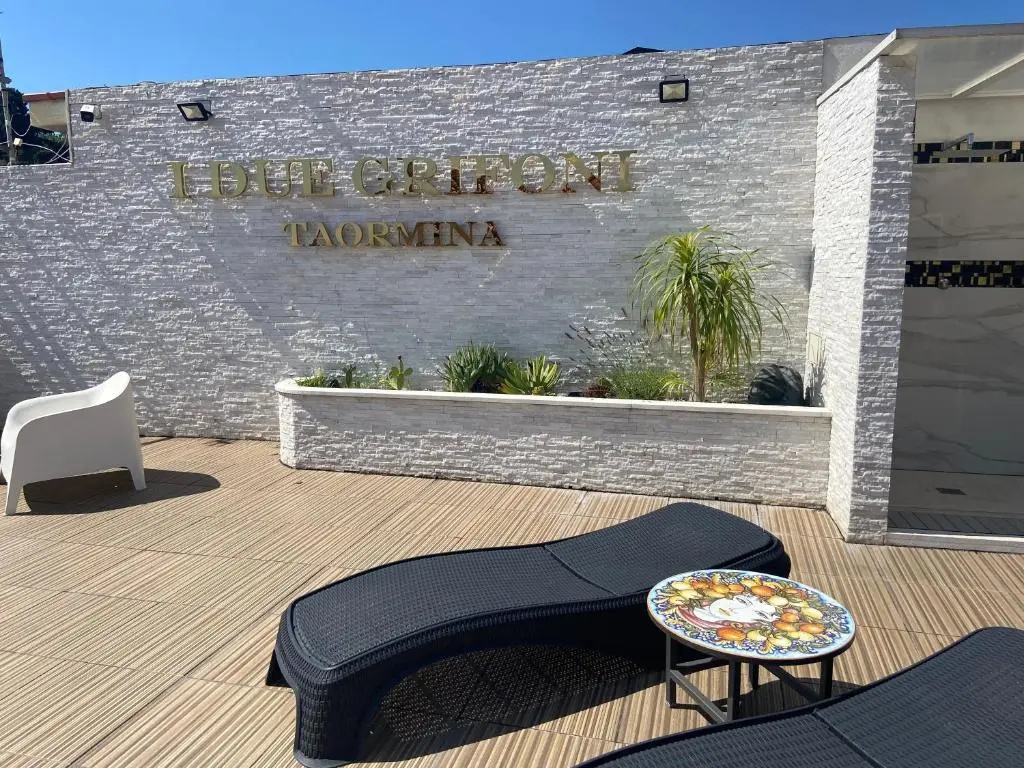 I Due Grifoni Apartments