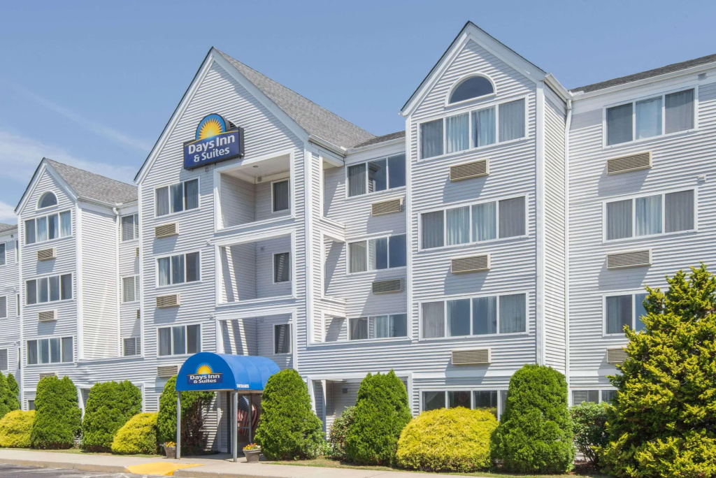Days Inn & Suites by Wyndham Groton Near the Casinos