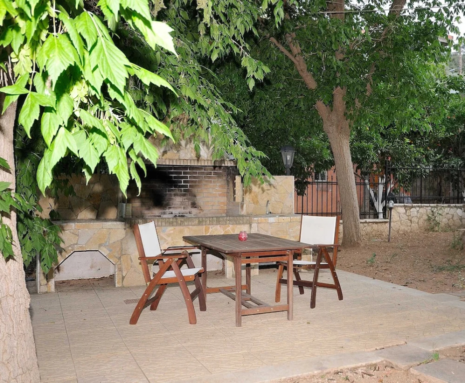 Family Maisonette by the Beach with Pool