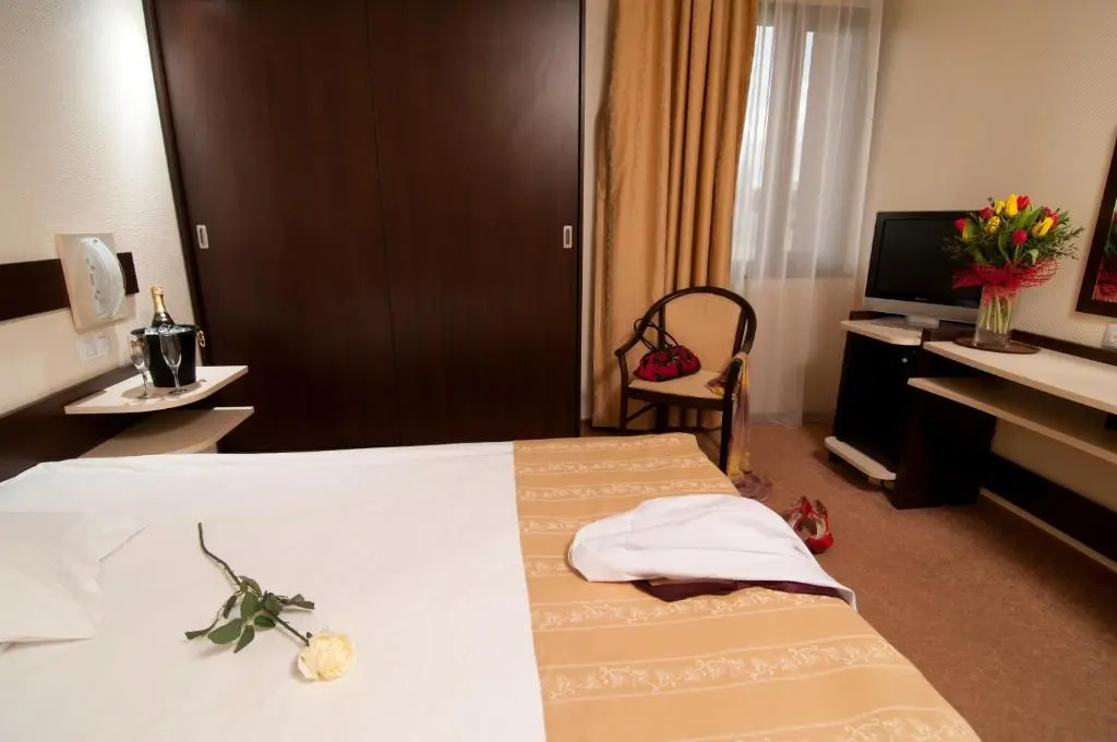 Hotel Rapsodia City Center - Chambres