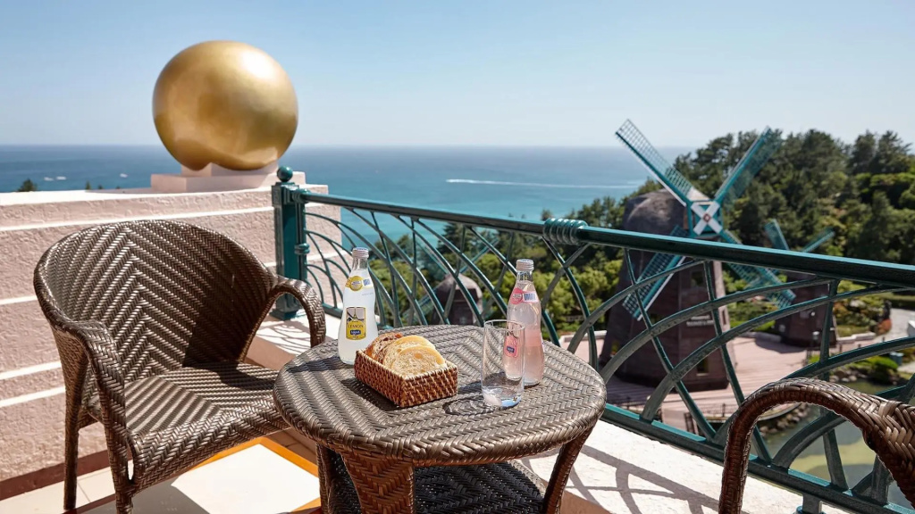 Balcony & Terrace