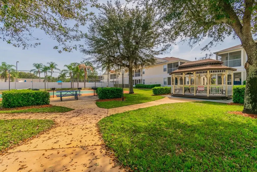 Near Theme Parks! Professional Design, Sleeps 7, Patio, Pool!