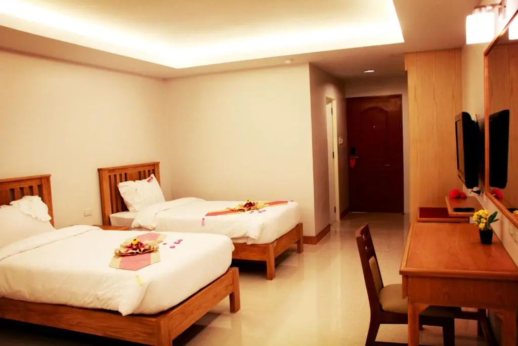 Thatphanom River View Hotel - Chambres