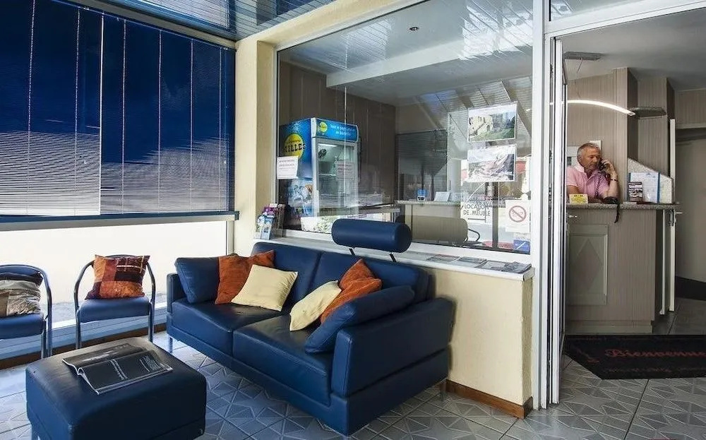 Lobby & Reception