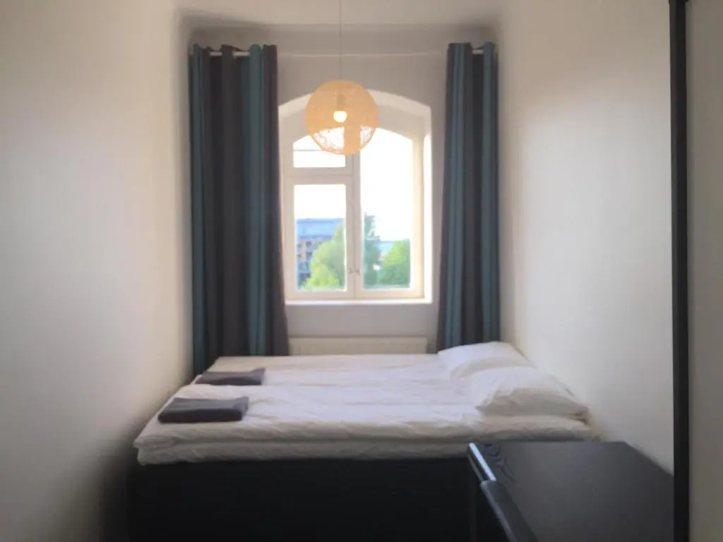 Standard Double room with lake view (full double bed)
