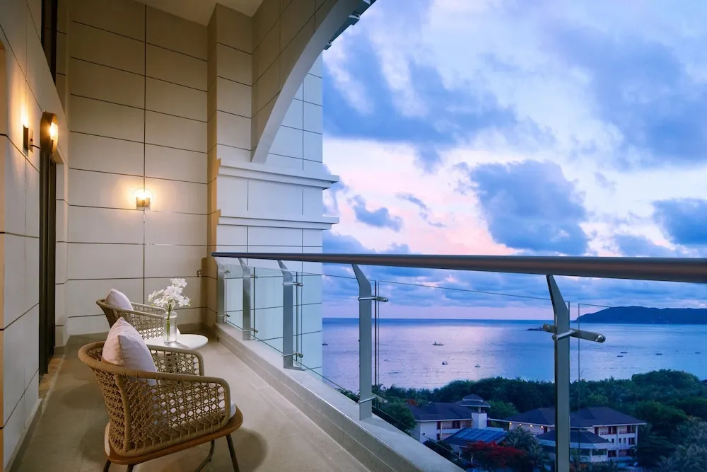 Balcony & Terrace