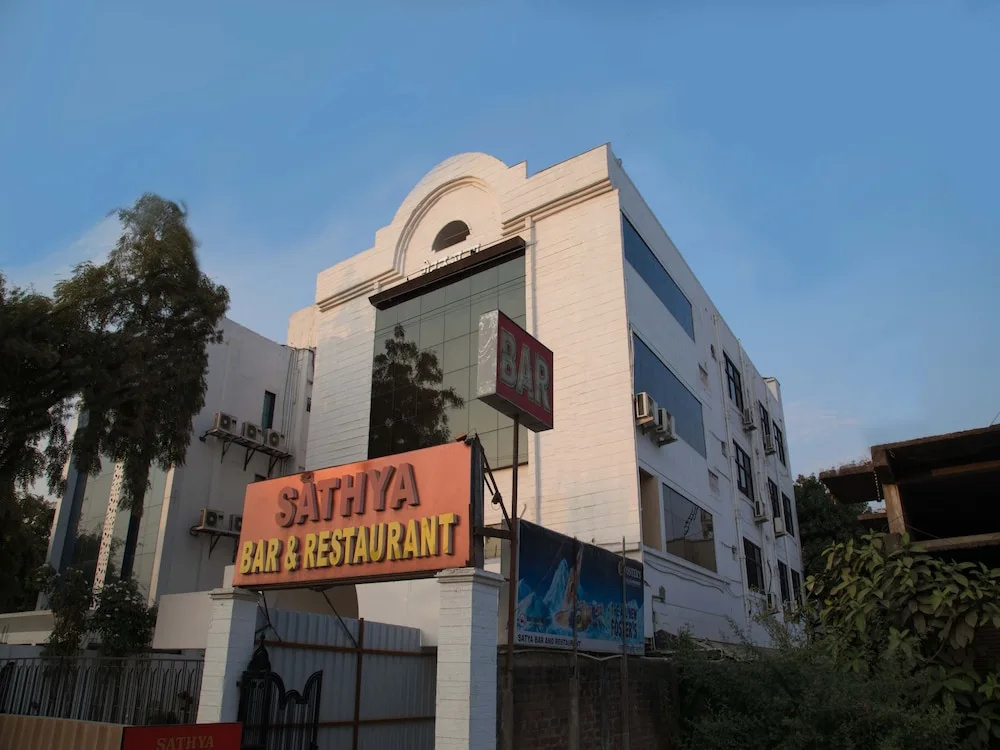 OYO 10023 Hotel Satya